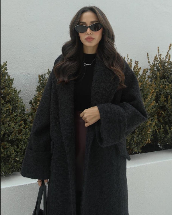 جكيت صوف طويل باللون الاسود