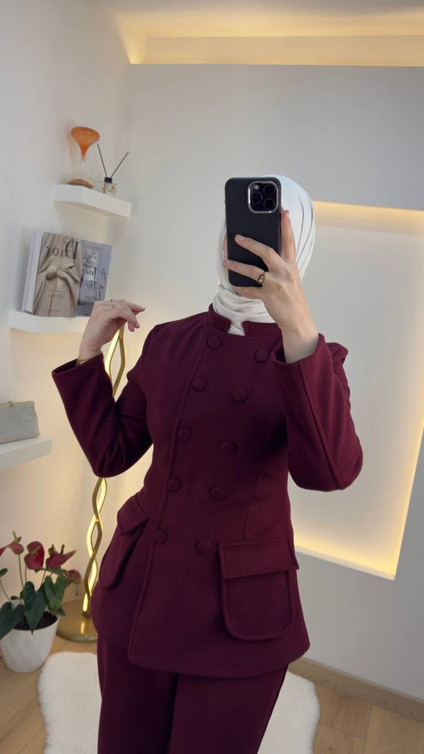 طقم رسمي شتوي باللون البورغاندي