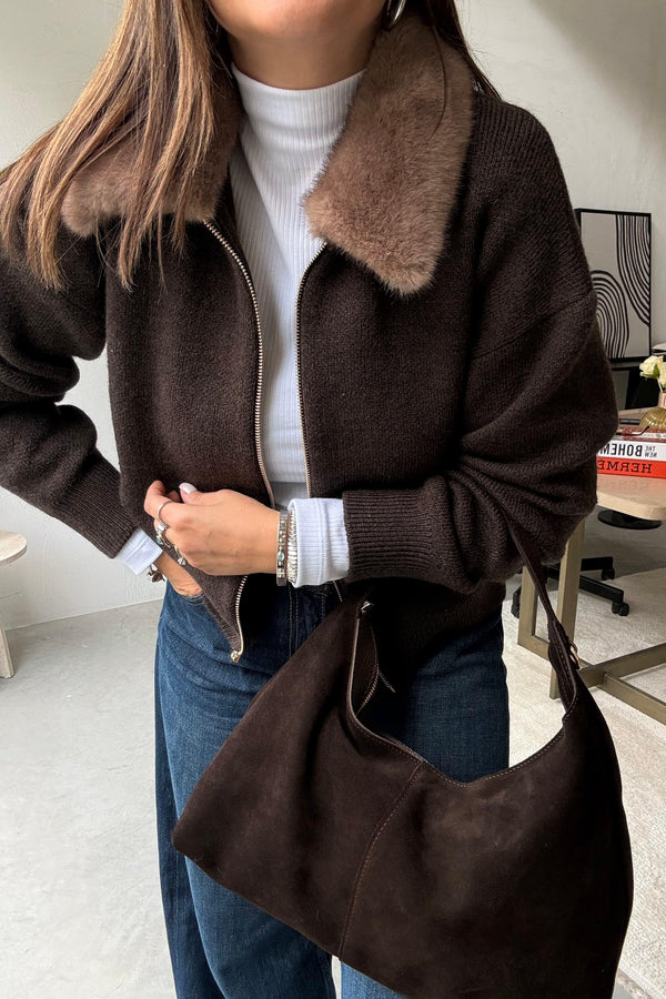 كنزة تريكو بسحاب مع ياقة فرو أنيقة