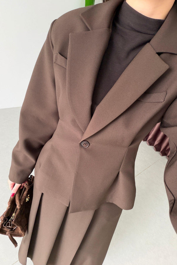 طقم تنورة كلوش