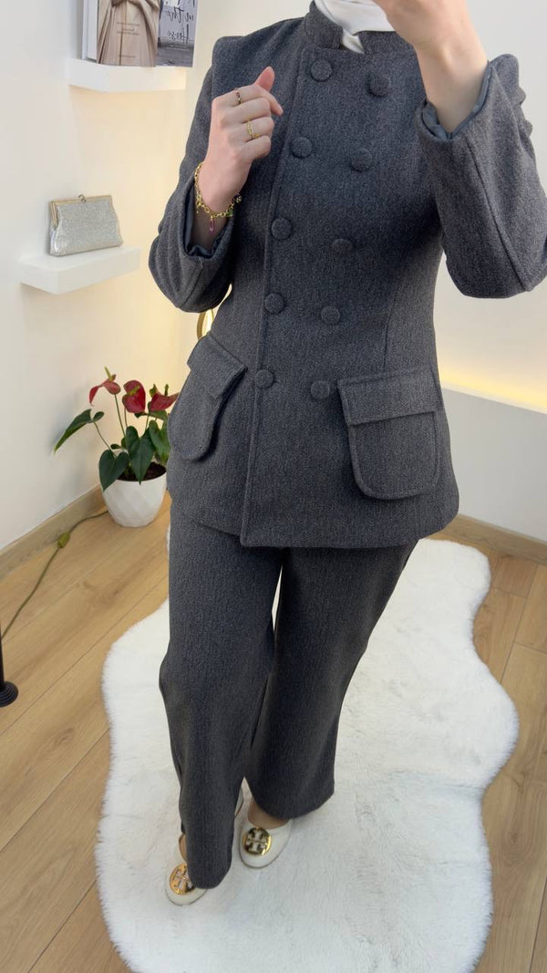 طقم رسمي شتوي باللون الرمادي