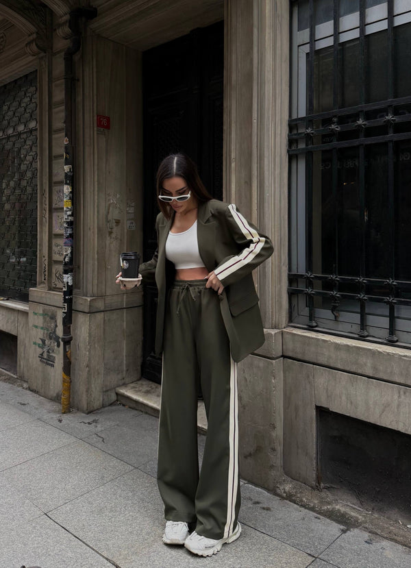 طقم رسمي سبور