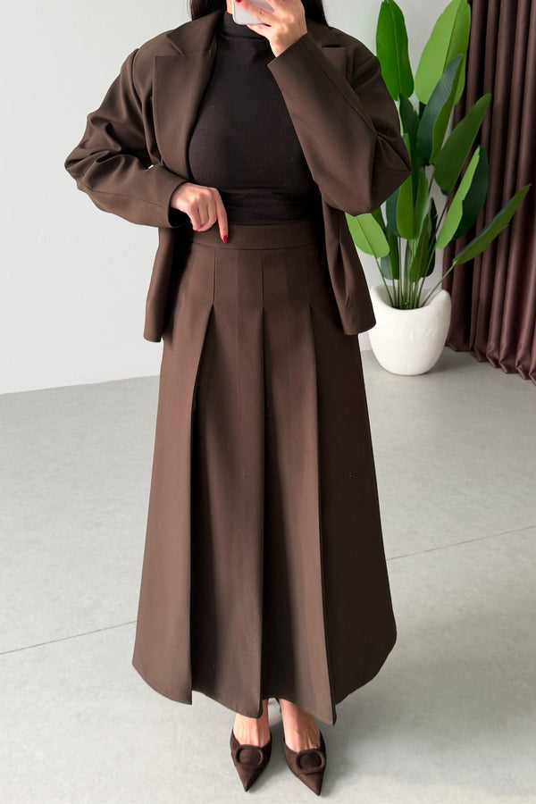 طقم تنورة كلوش