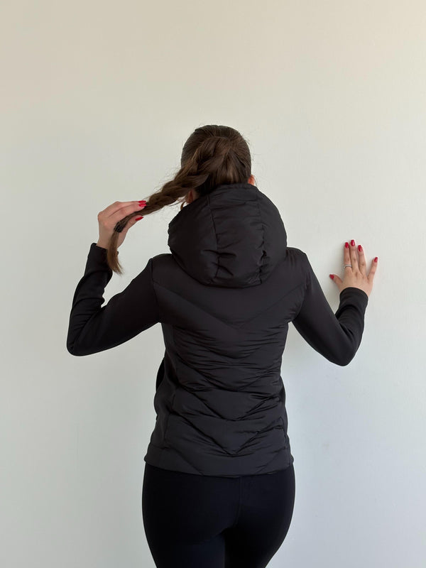 جاكيت Range Vibe بقبعة (هودي)