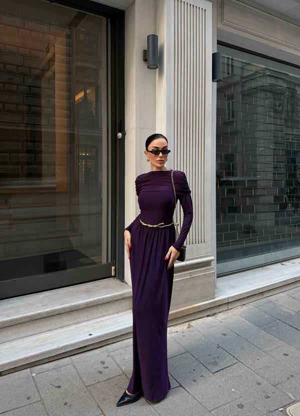 فستان بنفسجي ملكي مع شال كتف مدمج