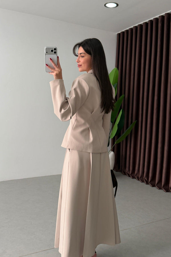 طقم تنورة كلوش