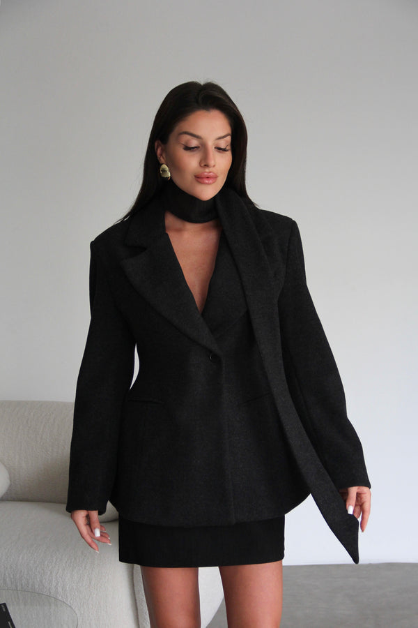 جكيت جوخ مع وشاح