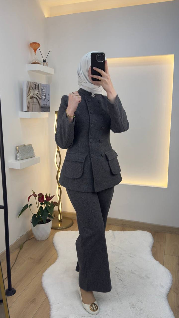 طقم رسمي شتوي باللون الرمادي