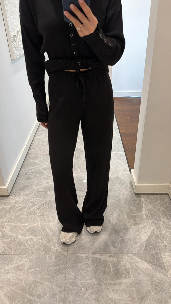 طقم تريكو مخصر باللون الاسود