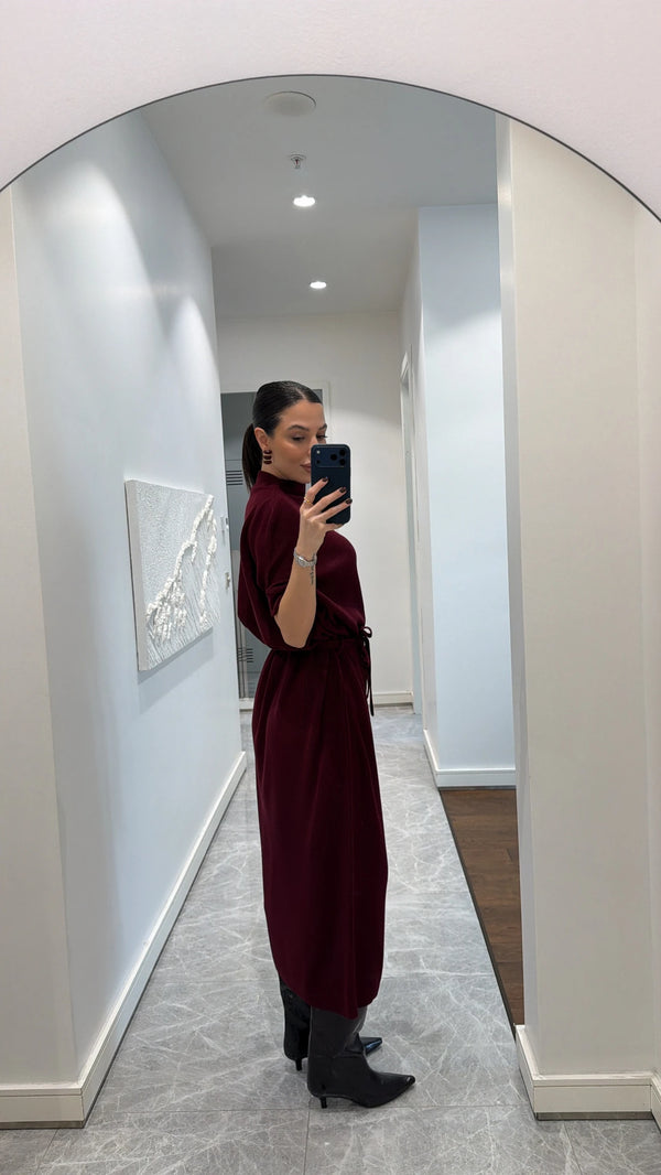 فستان ميدي محبوك بحزام