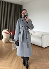 معطف صوف ناعم بياقة عالية باللون الرمادي الفاتح