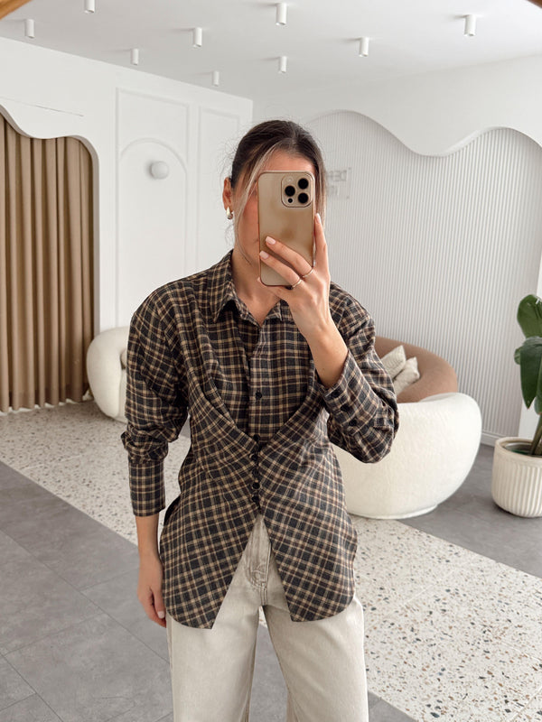 قميص كاروهات بألوان الخريف