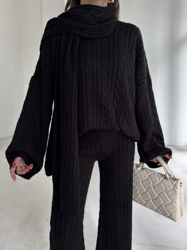 طقم تريكو ثلاث قطع باللون الاسود