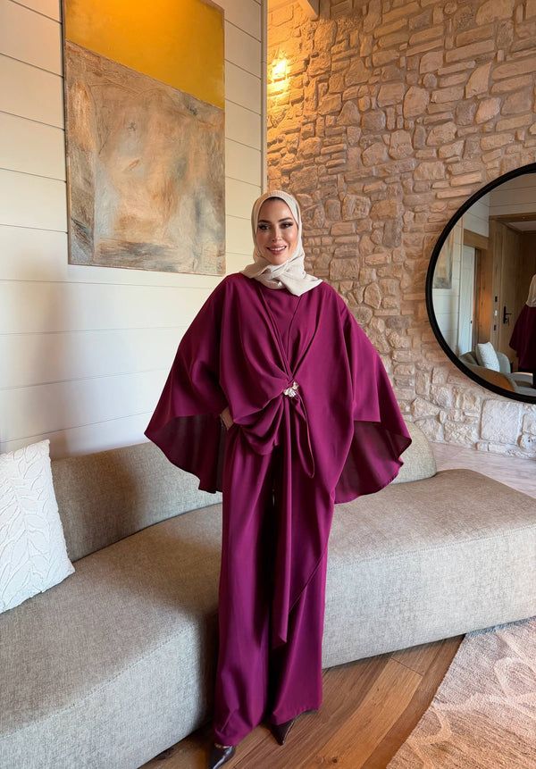 طقم بتصميم ثلاثي