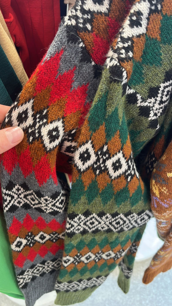 بلوز مزخرف قصيرة