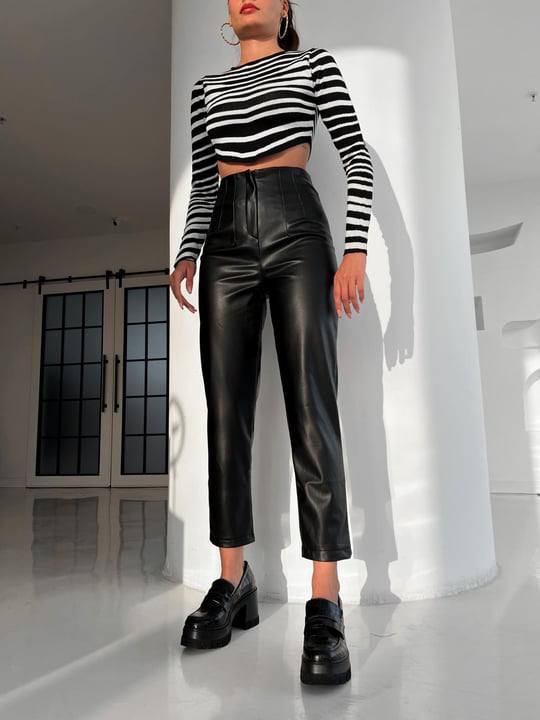 بنطلون زارا جلد