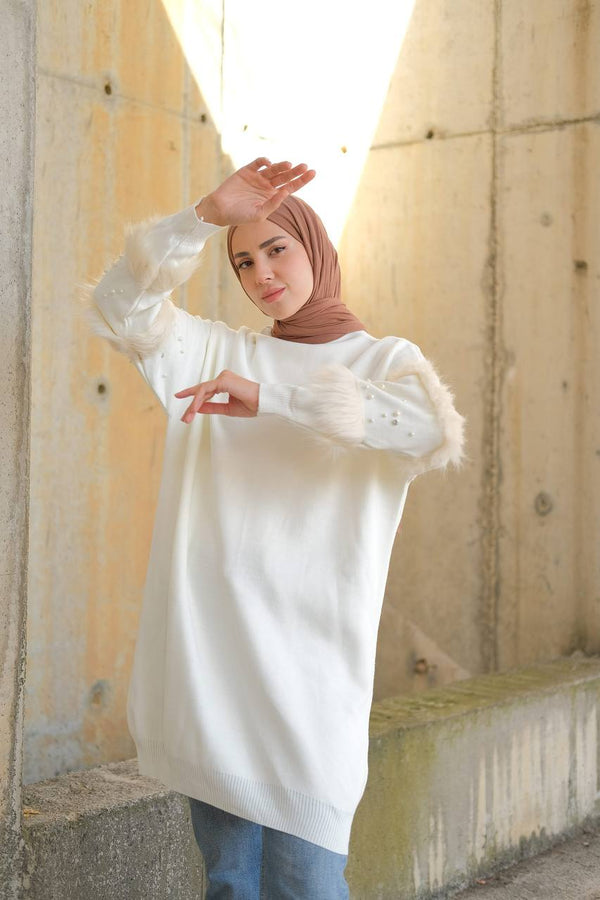 بلوزة مرصعة الاطراف