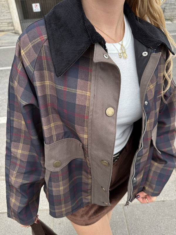 جكيت كاروهات