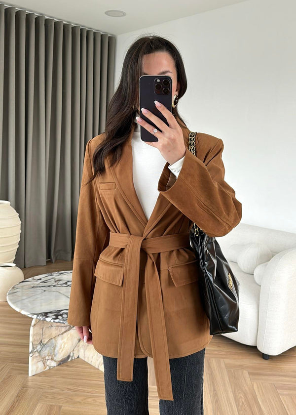 جاكيت شمواه برباط على الخصر