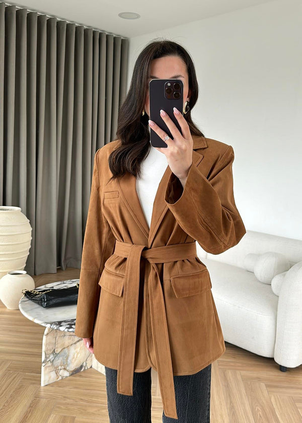 جاكيت شمواه برباط على الخصر