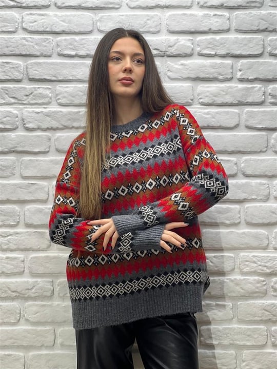 بلوز مزخرف قصيرة