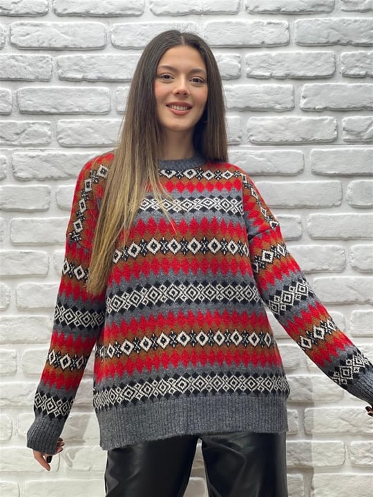 بلوز مزخرف قصيرة