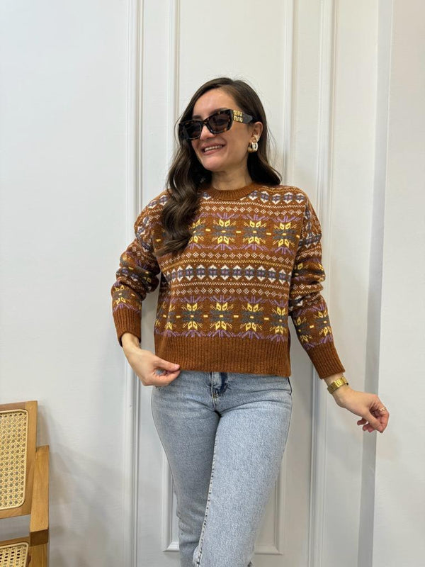 بلوز مزخرف قصيرة