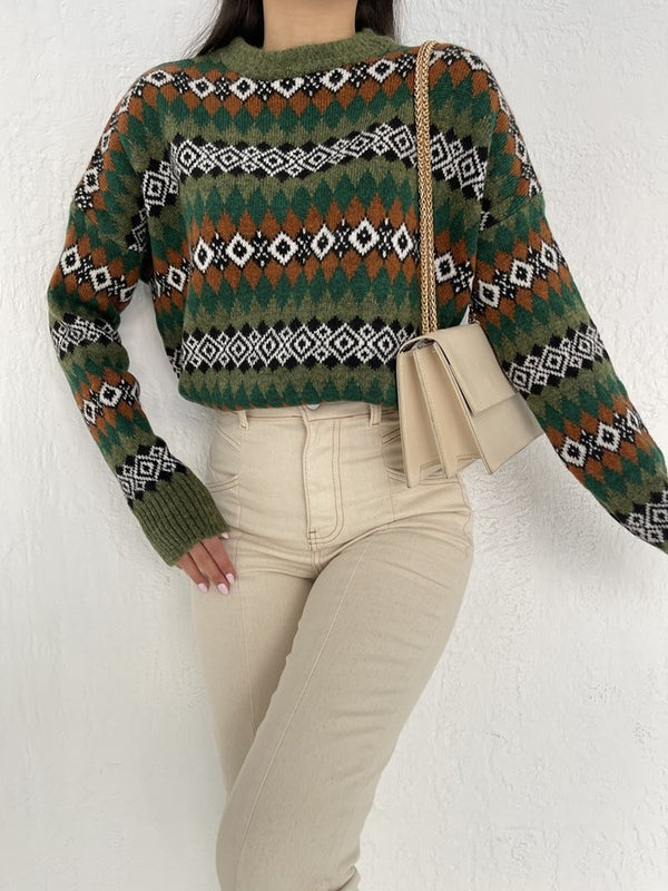 بلوز مزخرف قصيرة