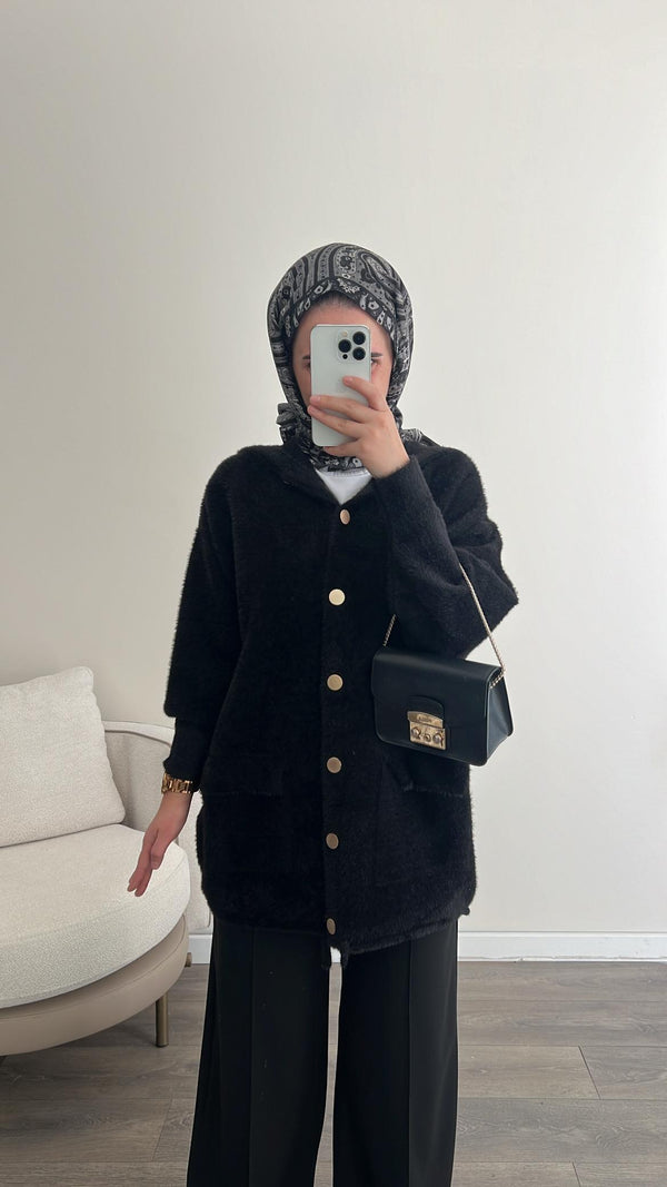 كارديجان بأزرار ذهبيه