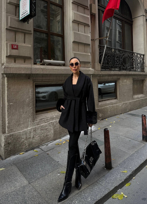 معطف أوبيرا