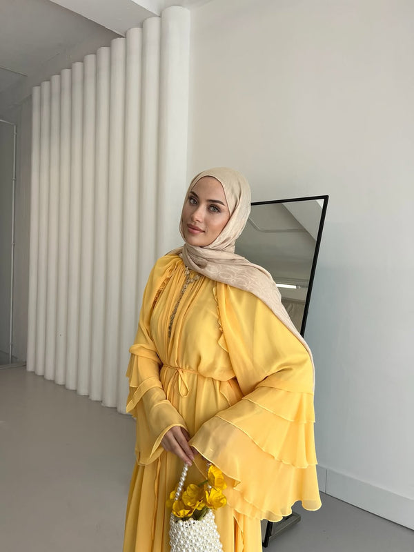 فستان شيفون مع وشاح