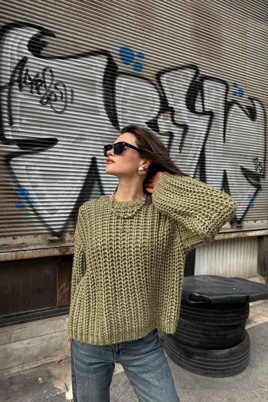 بلوز نسيج عريض فستقي