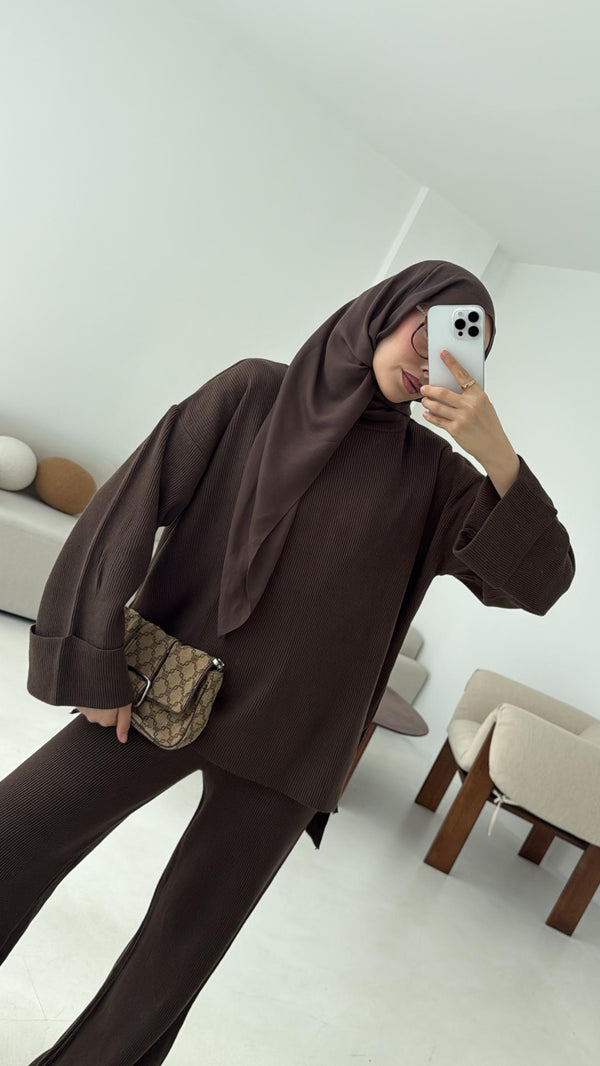 طقم تريكو سيلانيك بني