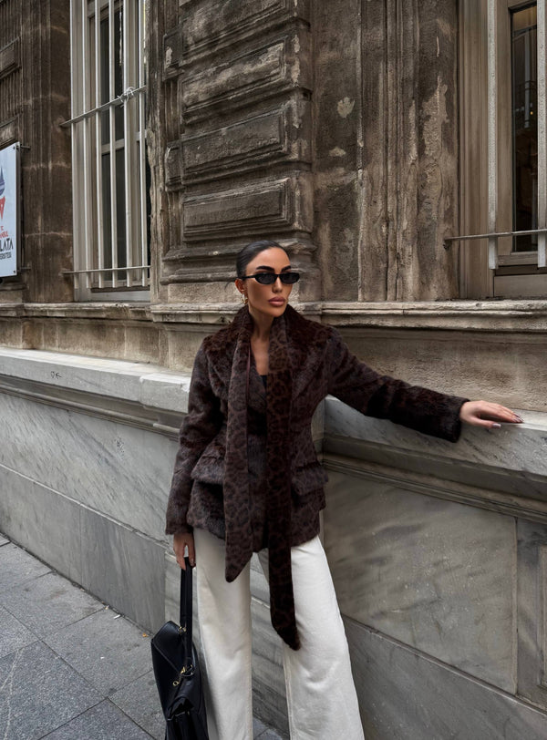 جكيت ليوباردو فاخر مع وشاح