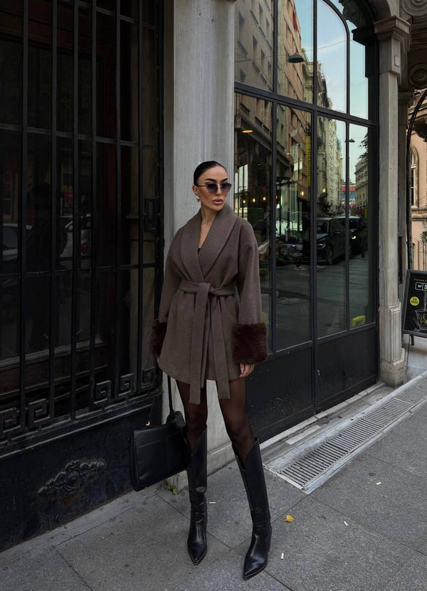 معطف أوبيرا