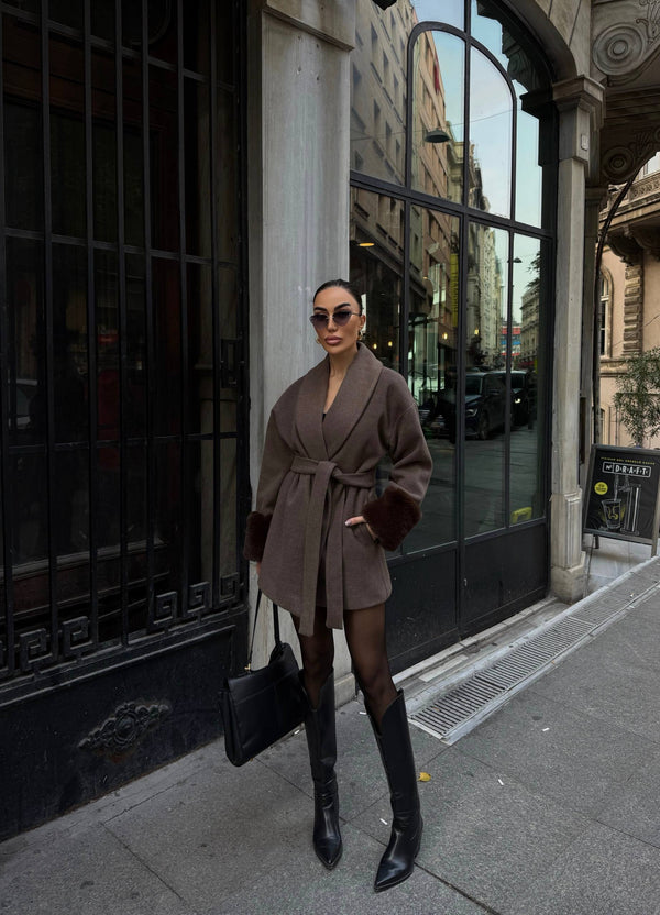 معطف أوبيرا