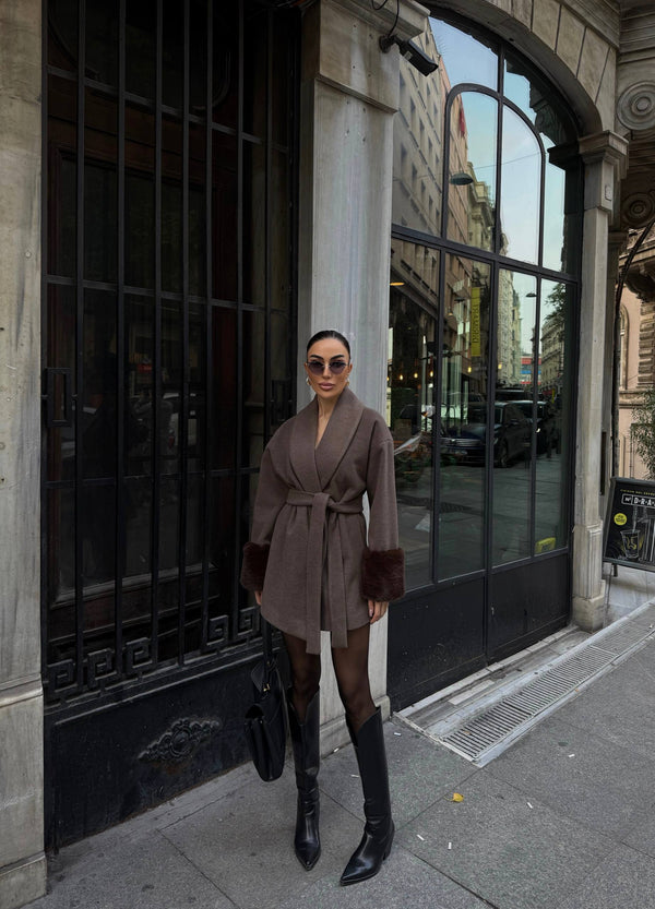 معطف أوبيرا