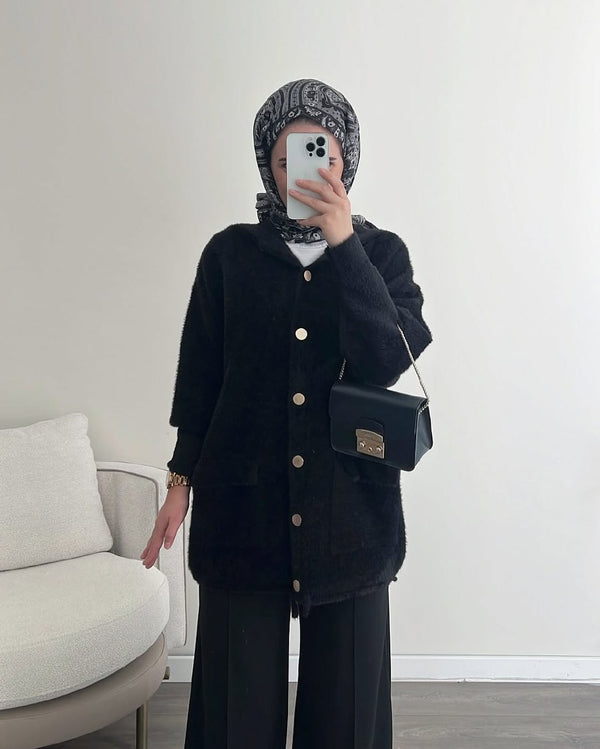 كارديجان بأزرار ذهبيه
