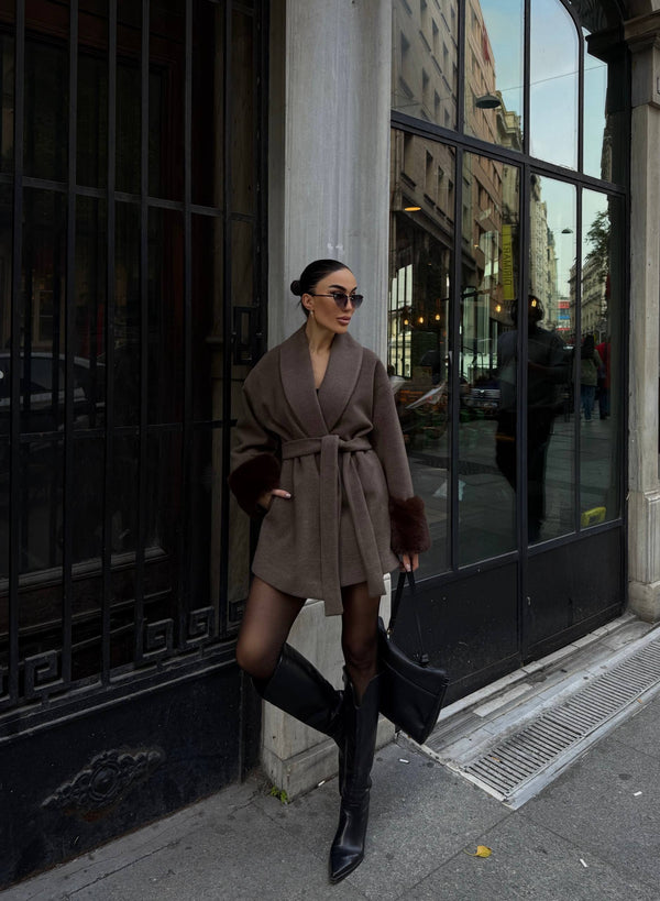 معطف أوبيرا