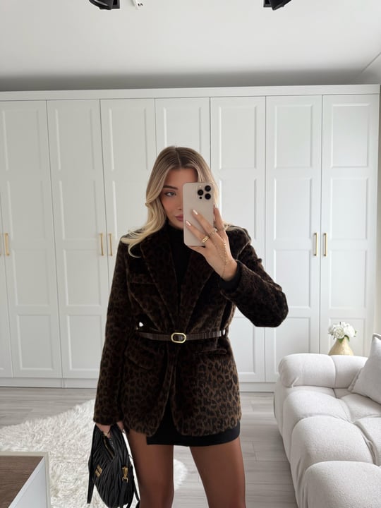 جكيت جوخ ليوباردو