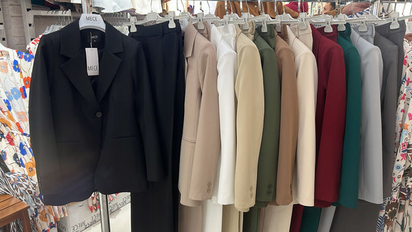 طقم جكيت زر مع بنطلون عريض - Sateen style