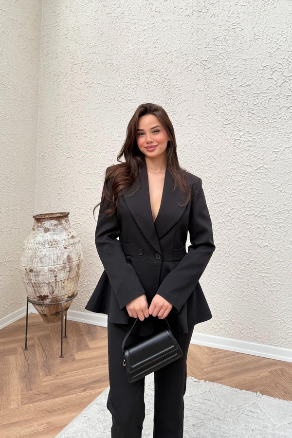 طقم Volanlı جكيت وبنطلون - اسود - Sateen style