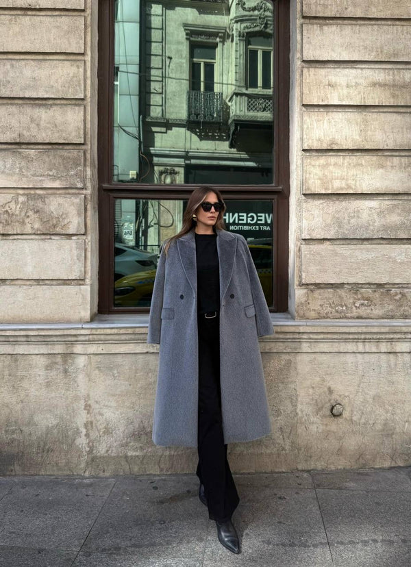 جكيت فرو طويل باللون الرمادي