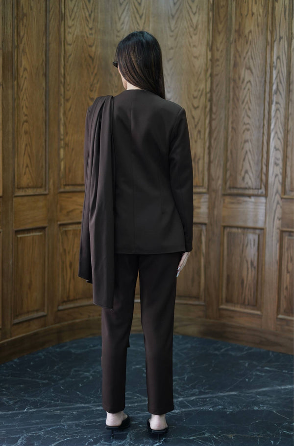 طقم رسمي بتصميم عصري