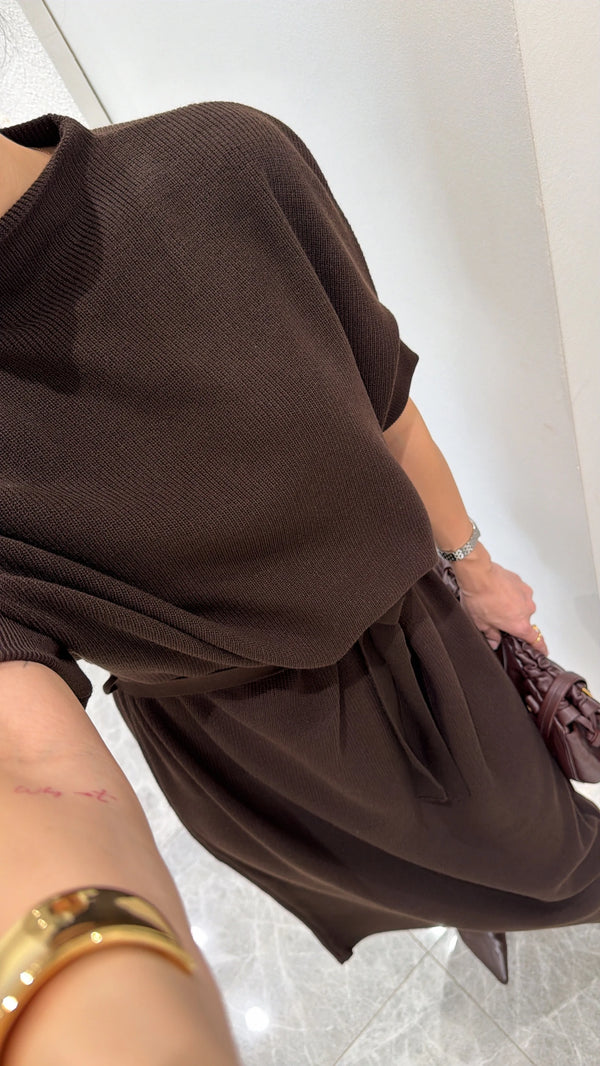 فستان ميدي محبوك بحزام