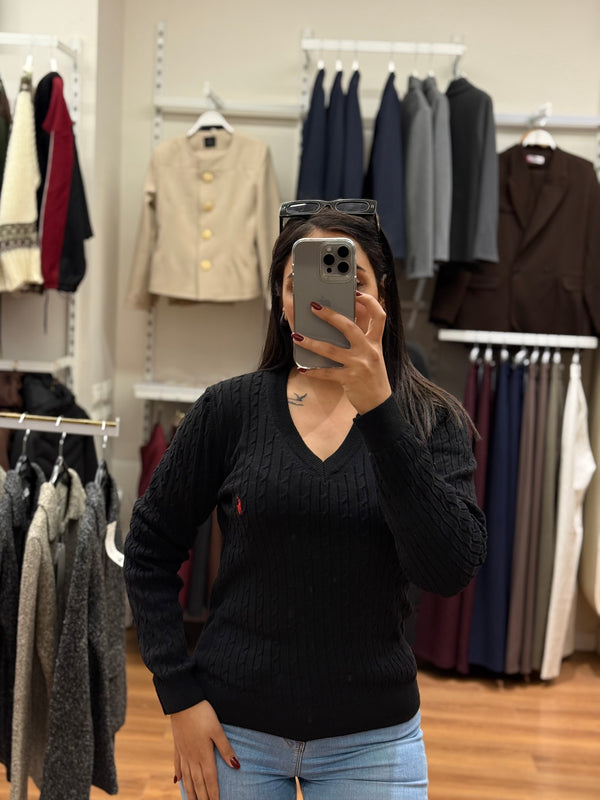 بلوز بولو رالف لورين محبوك على شكل V