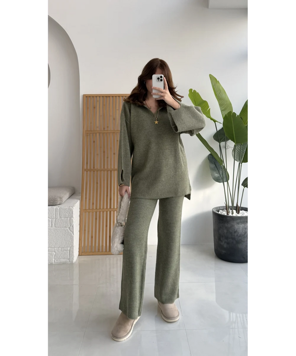 طقم كارلي تريكو بياقة بولو