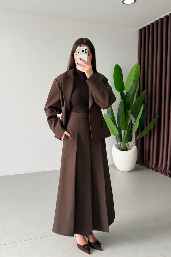 طقم تنورة كلوش