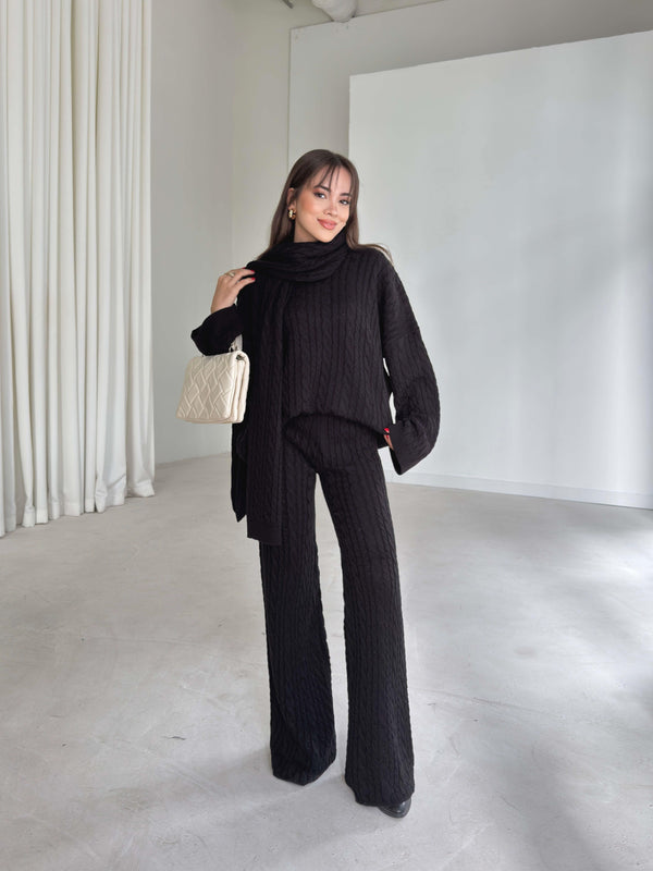 طقم تريكو ثلاث قطع باللون الاسود