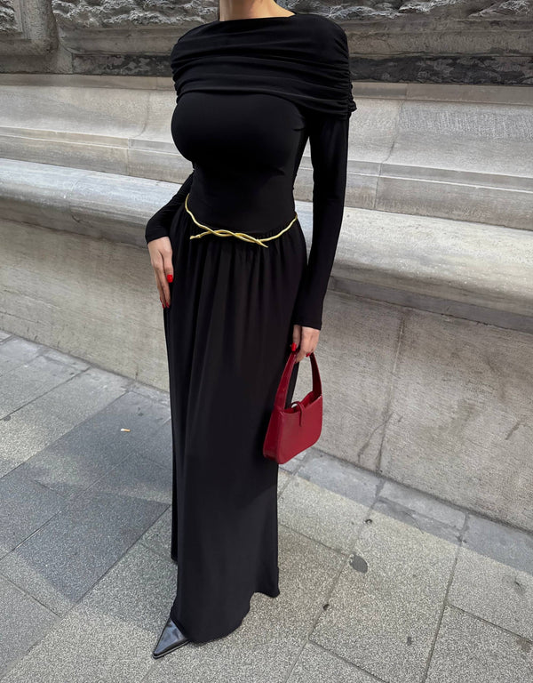 فستان اسود ملكي مع شال كتف مدمج